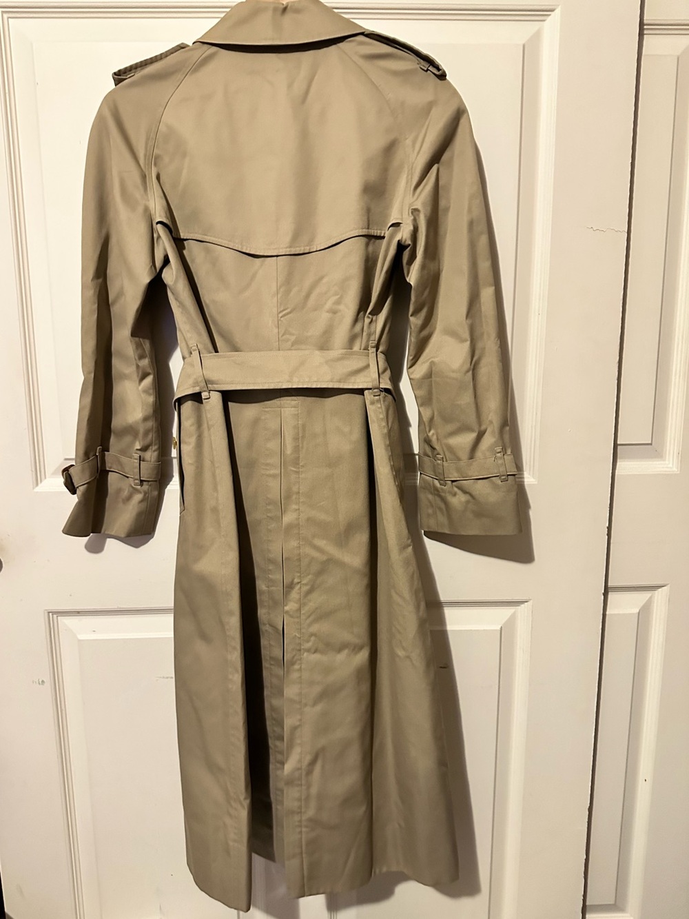 Burberrys | Trench Coat | Vintage Beige Double-Breasted Trench Coat with Belt - Picture 2 of 15